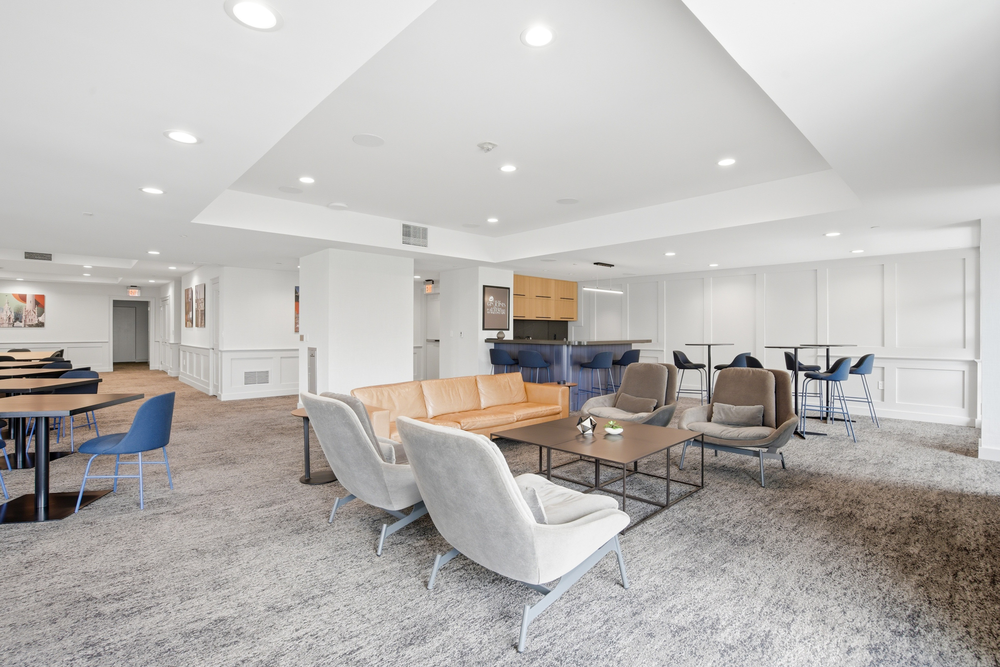 923 E. Kilbourn Ave. Unit 1703