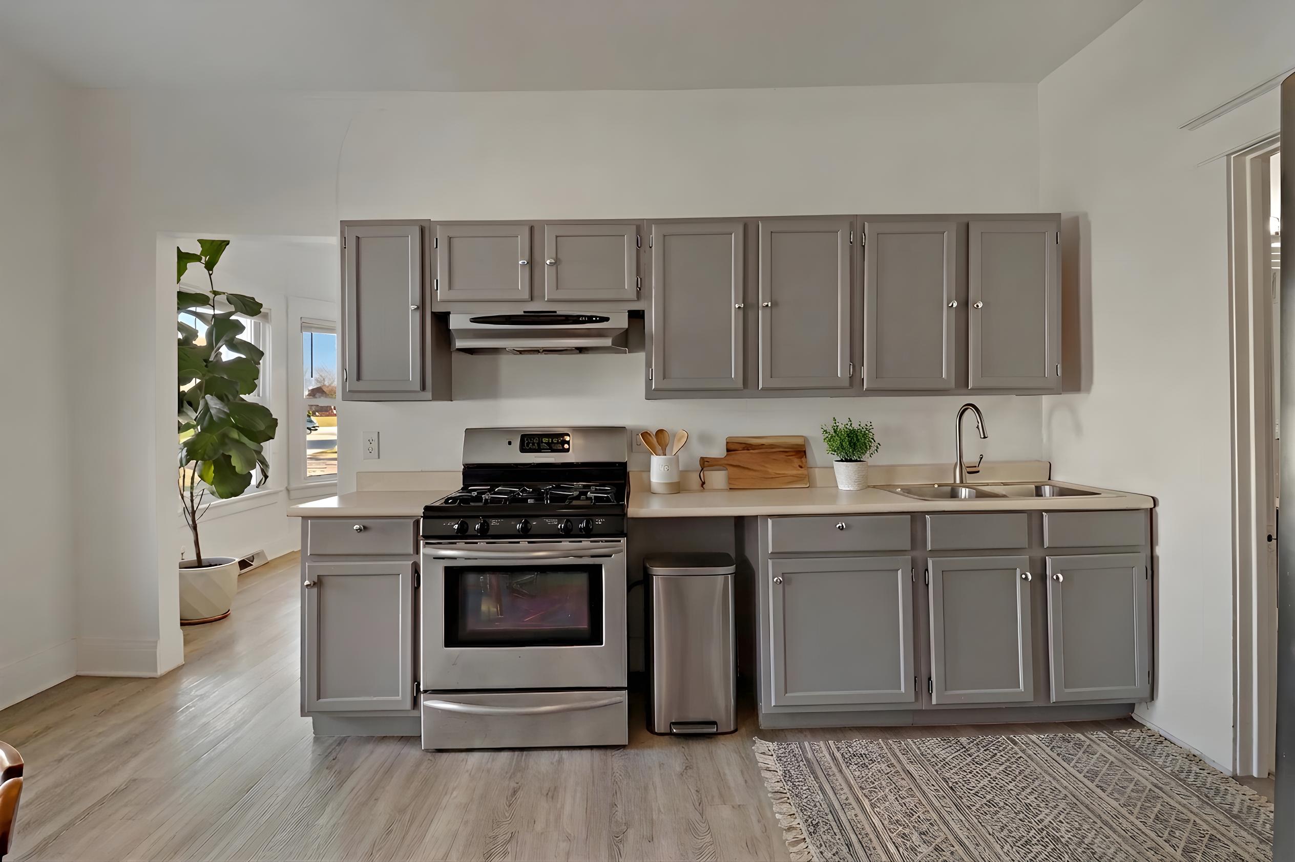 3672 E. Hammond Ave. 