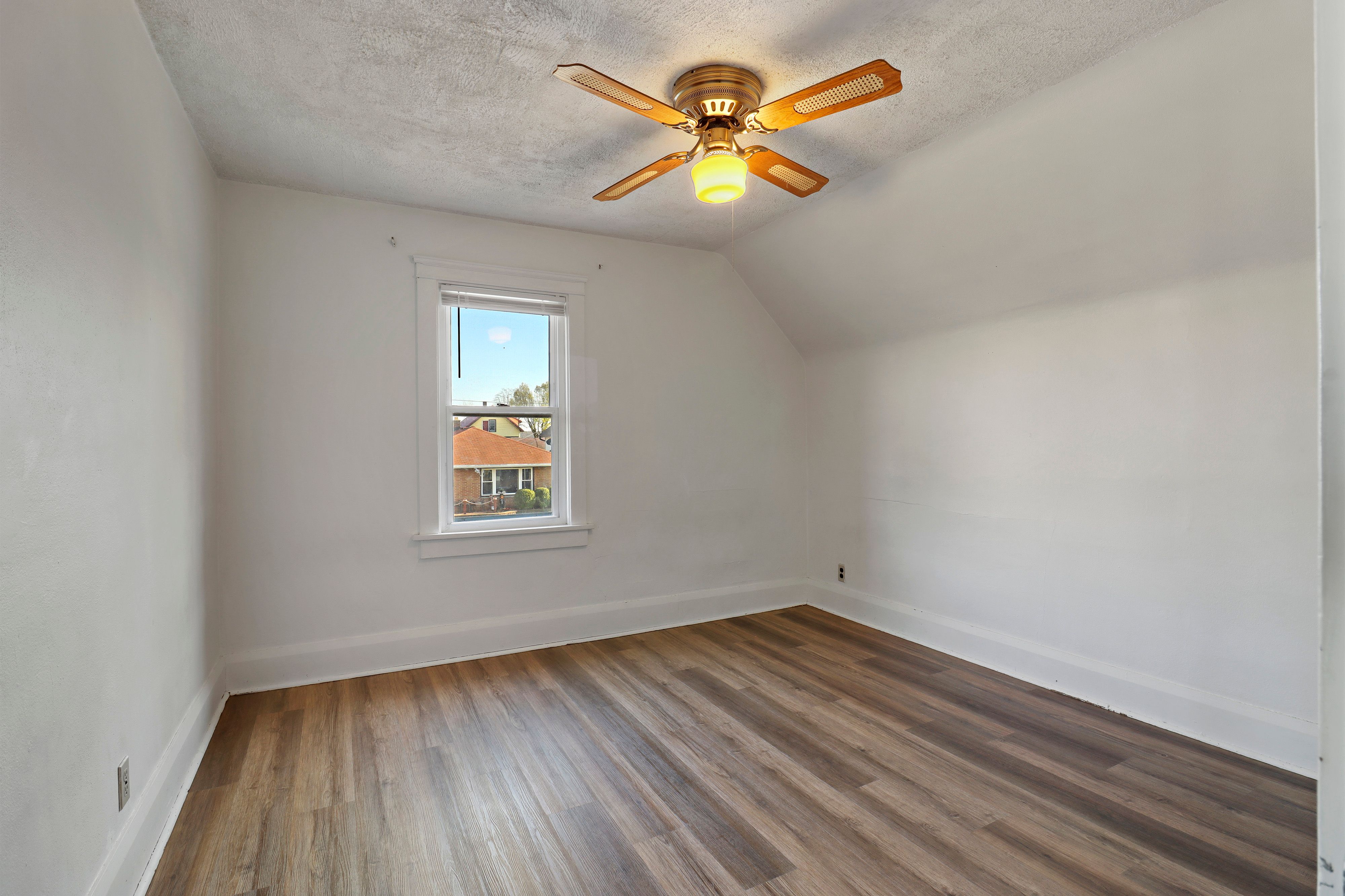 3672 E. Hammond Ave. 