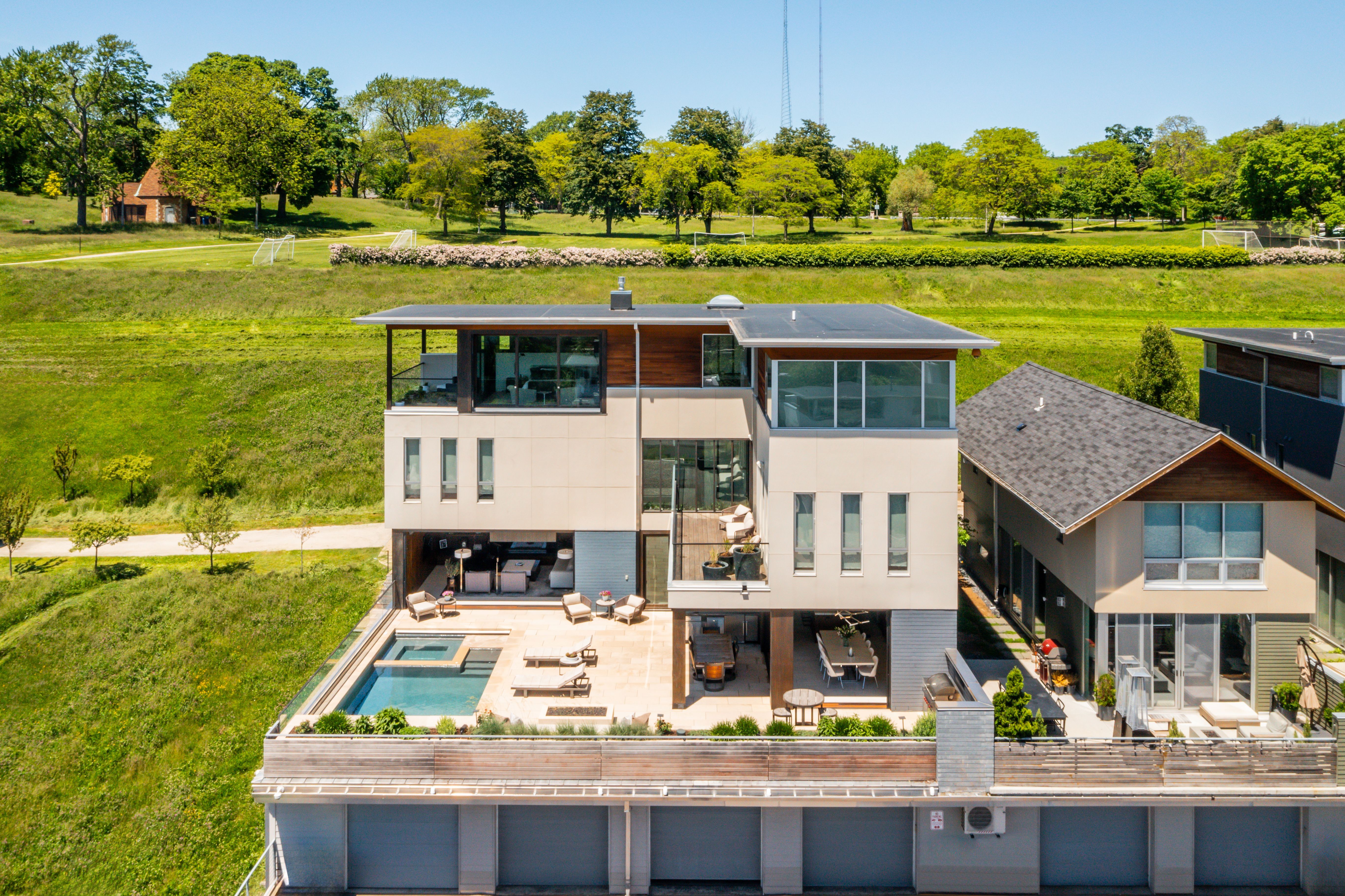 801 E. Reservoir Ave. 