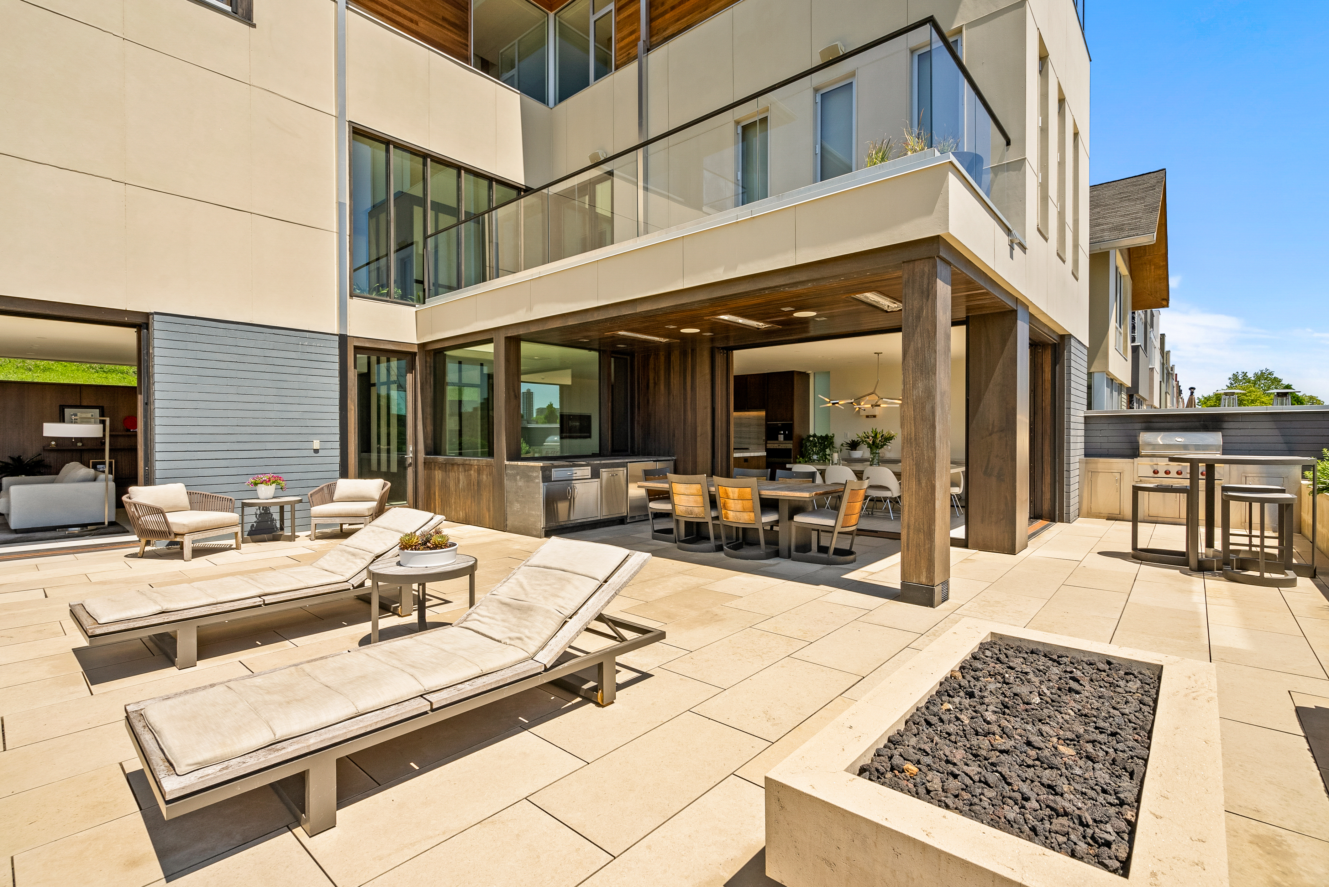 801 E. Reservoir Ave. 