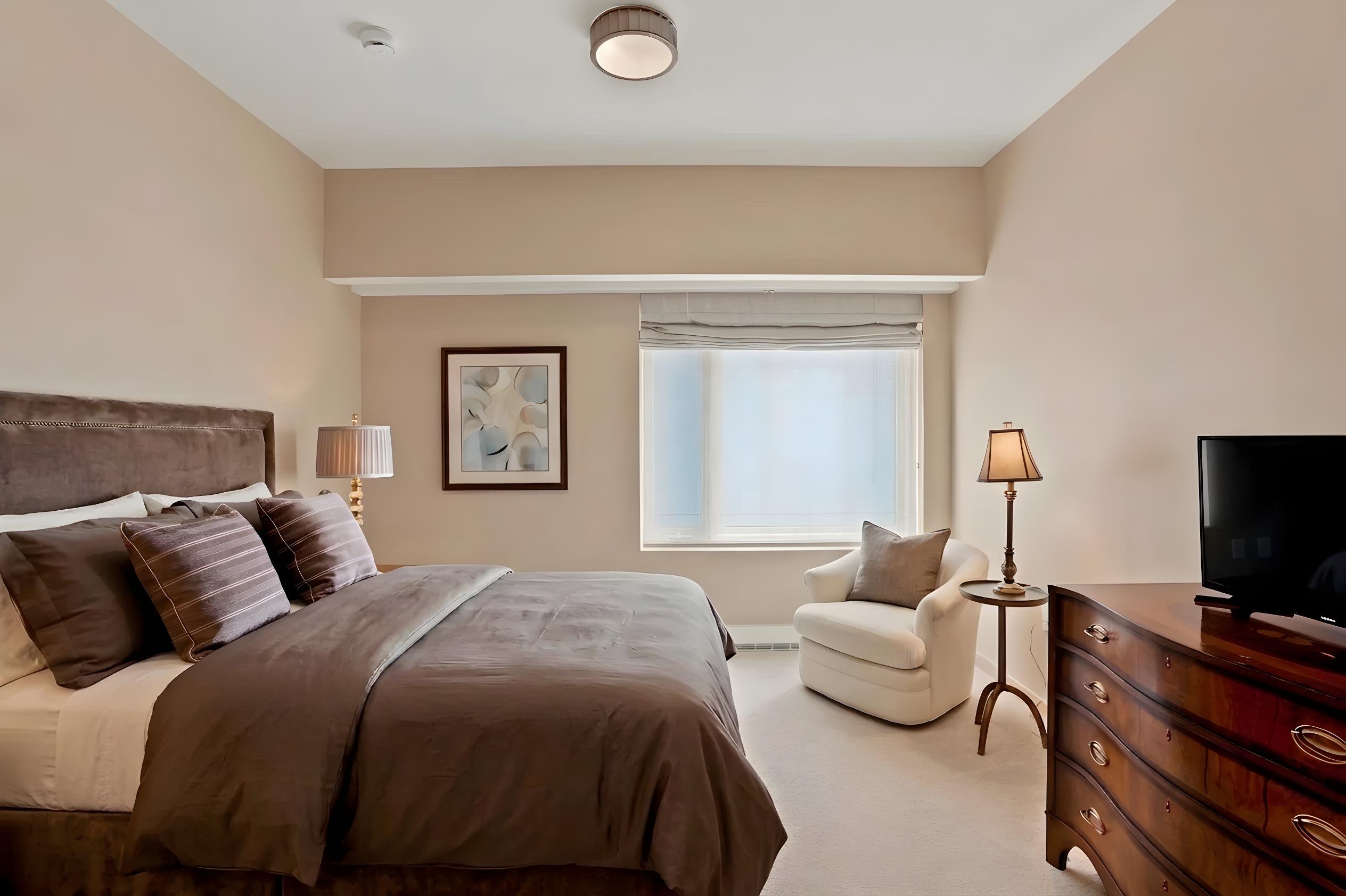 923 E. Kilbourn Avenue Unit 1502