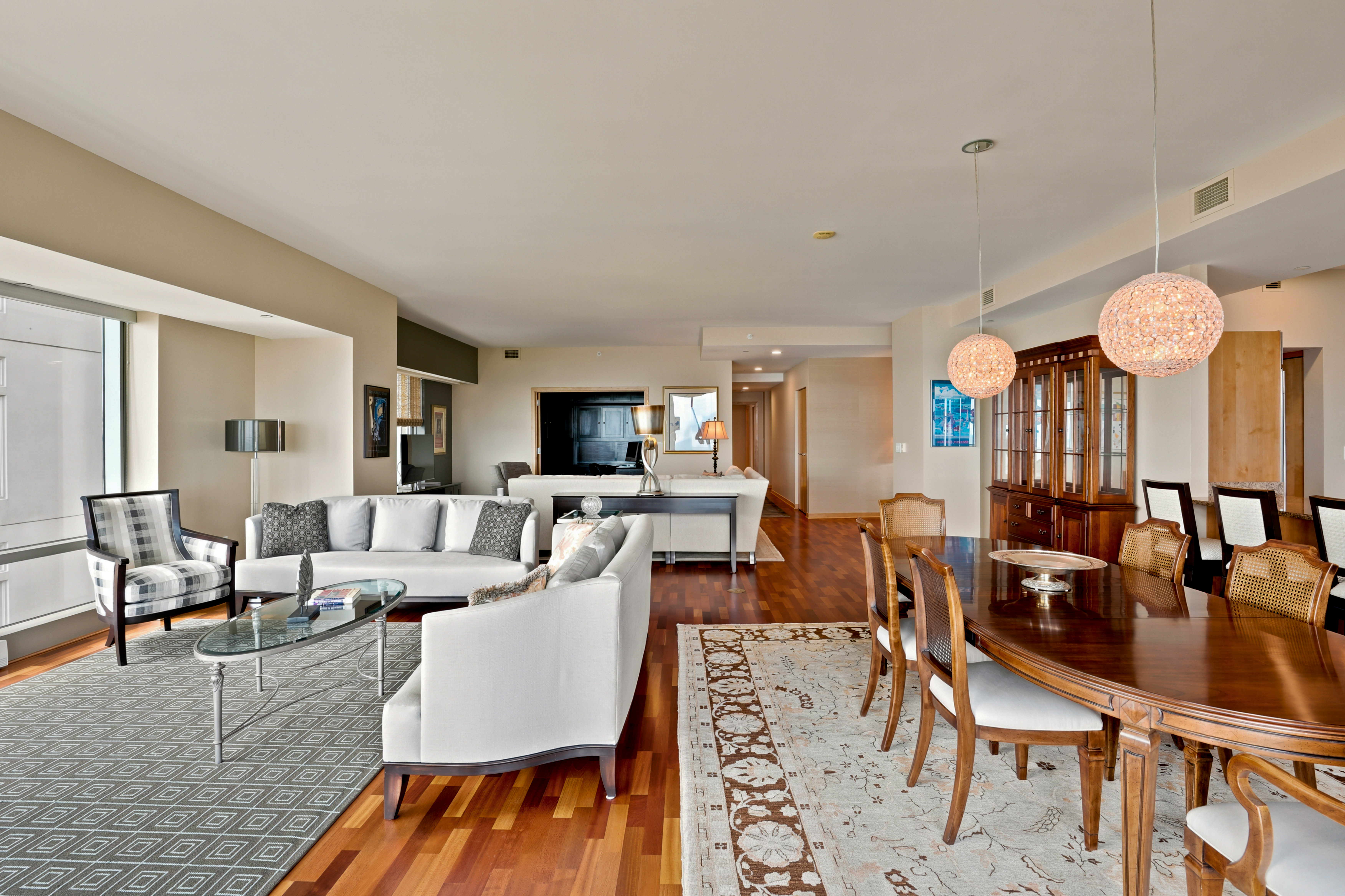923 E. Kilbourn Avenue Unit 1502