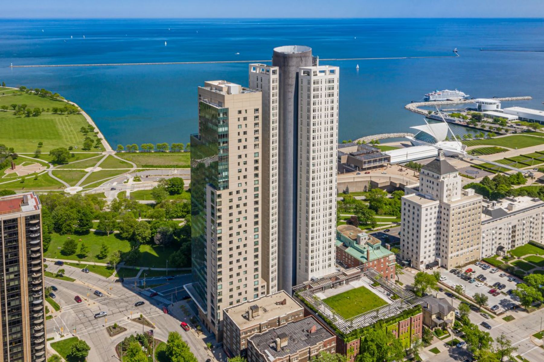 825 N. Prospect Ave. Unit 902