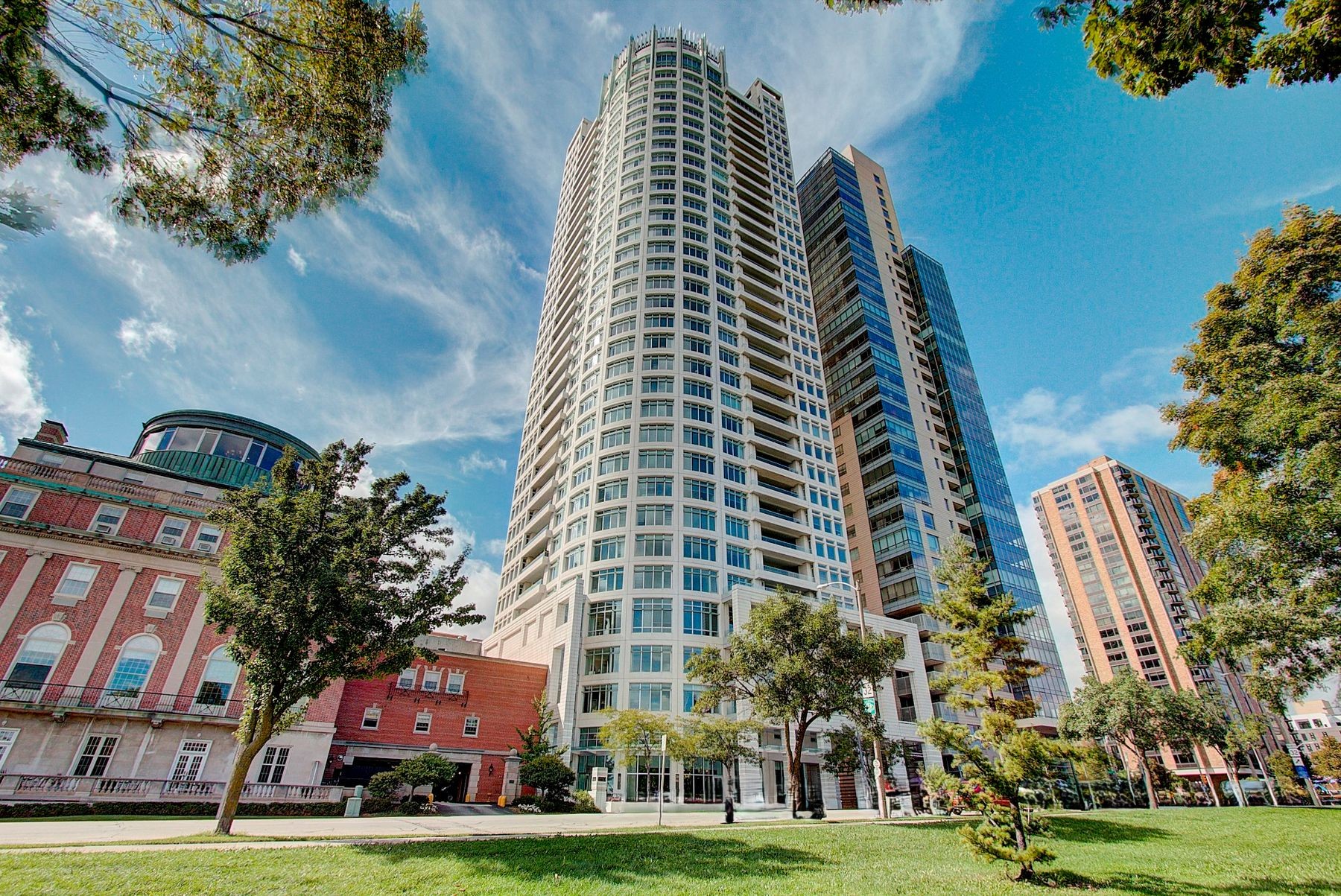 825 N. Prospect Ave. Unit 901