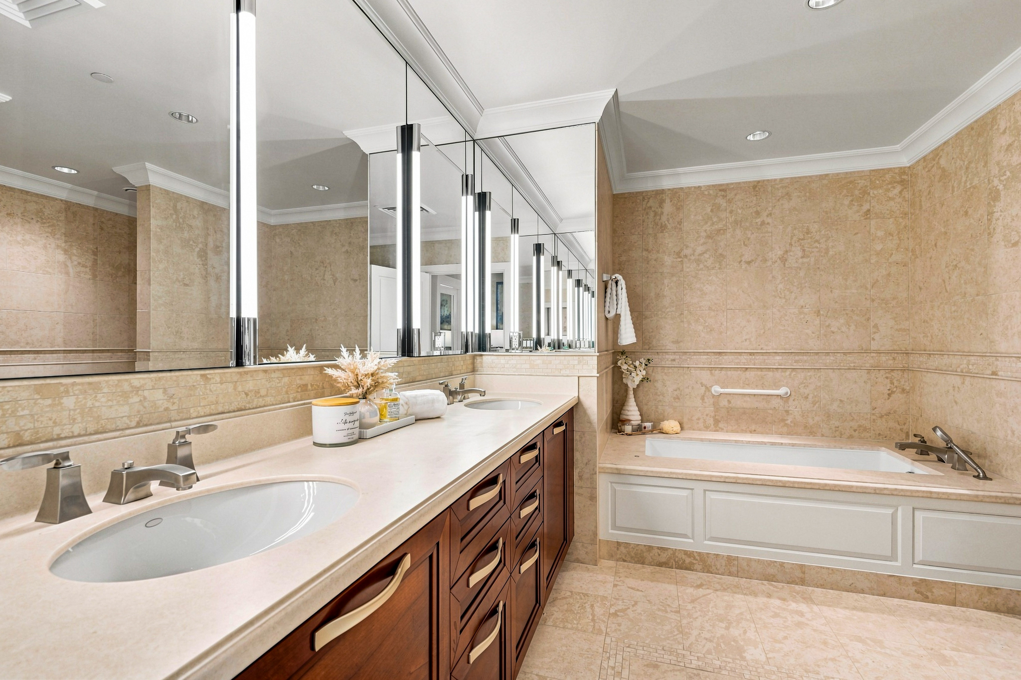 825 N. Prospect Ave. Unit 901