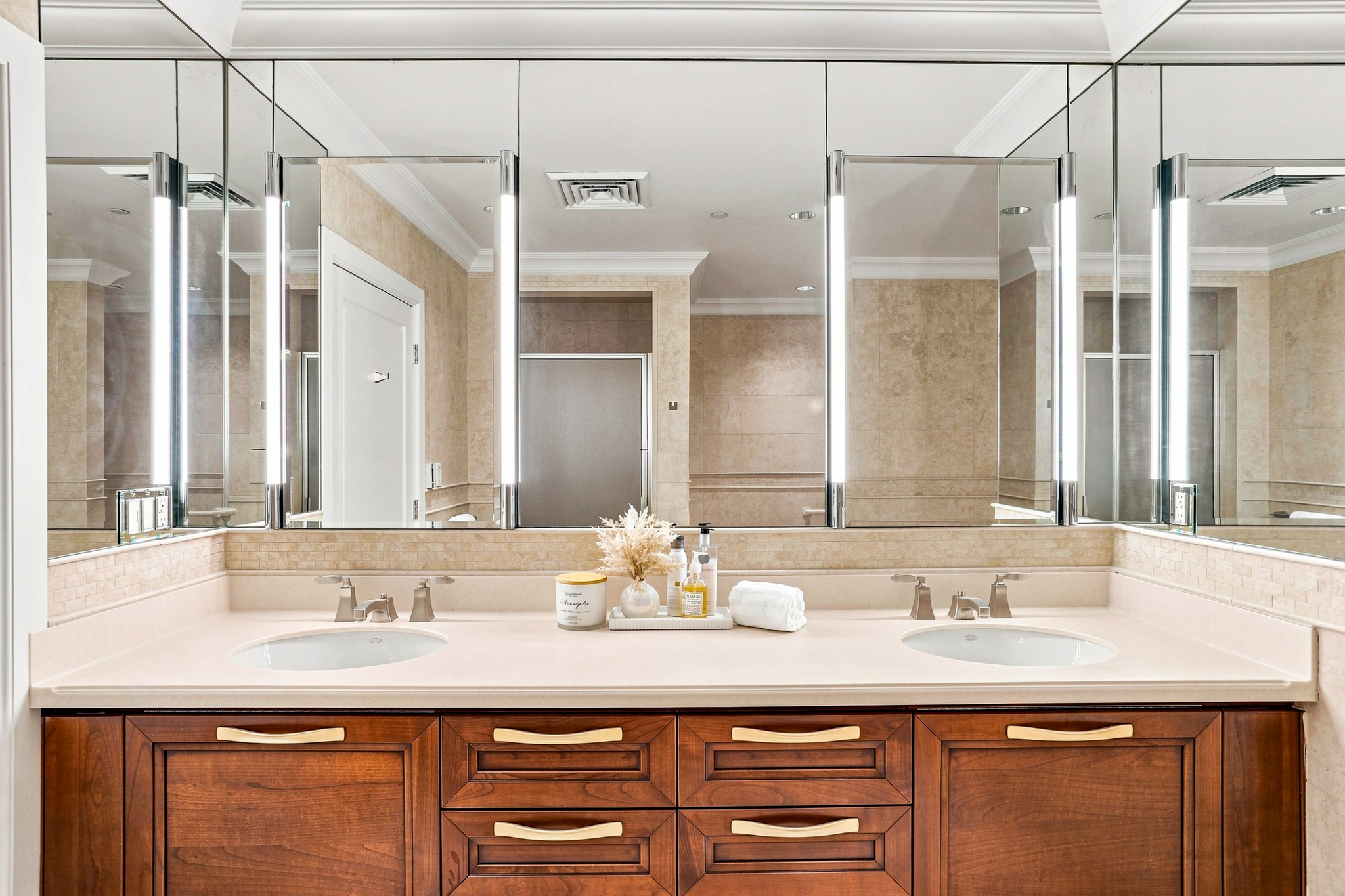 825 N. Prospect Ave. Unit 901