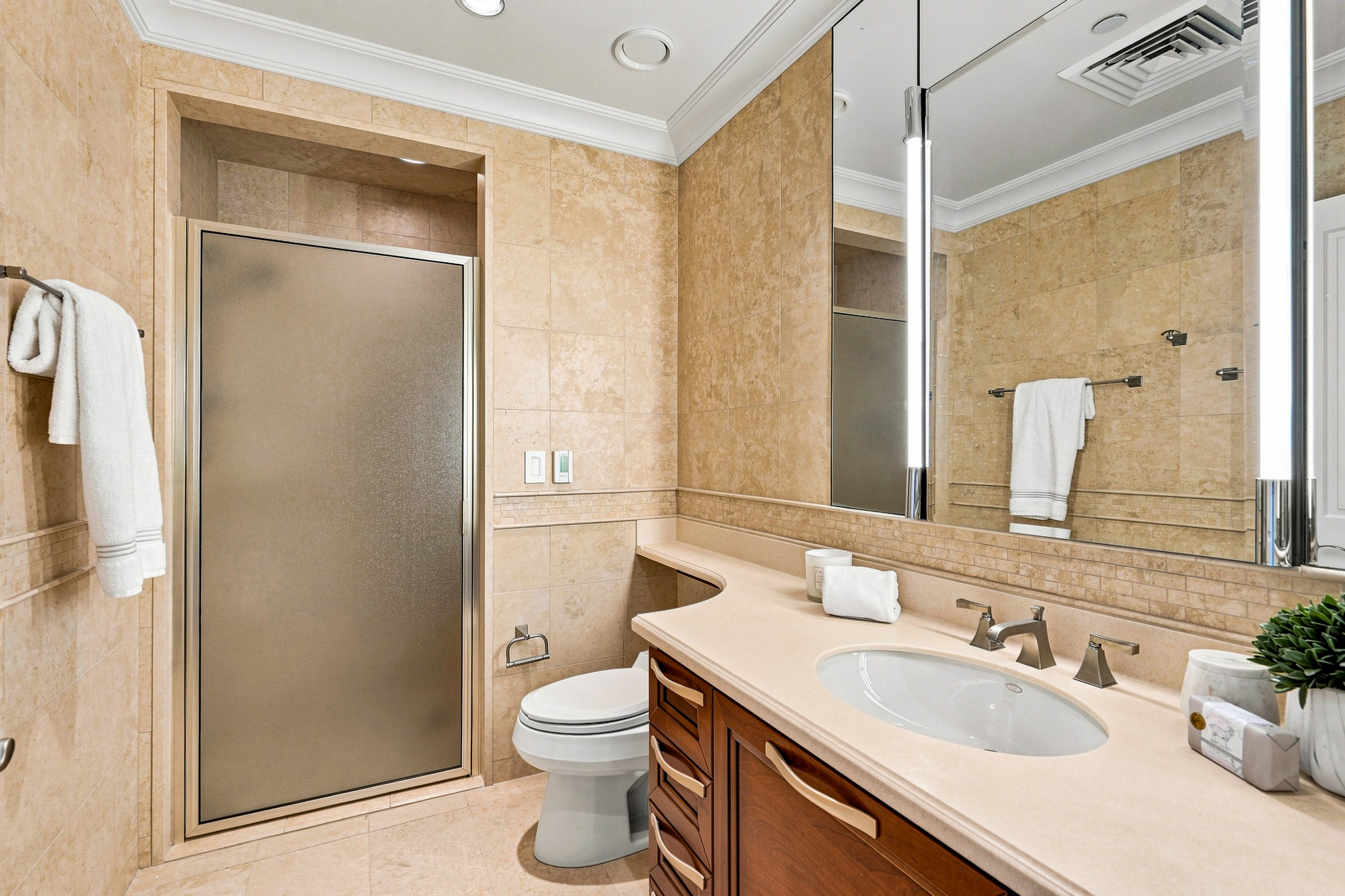 825 N. Prospect Ave. Unit 901