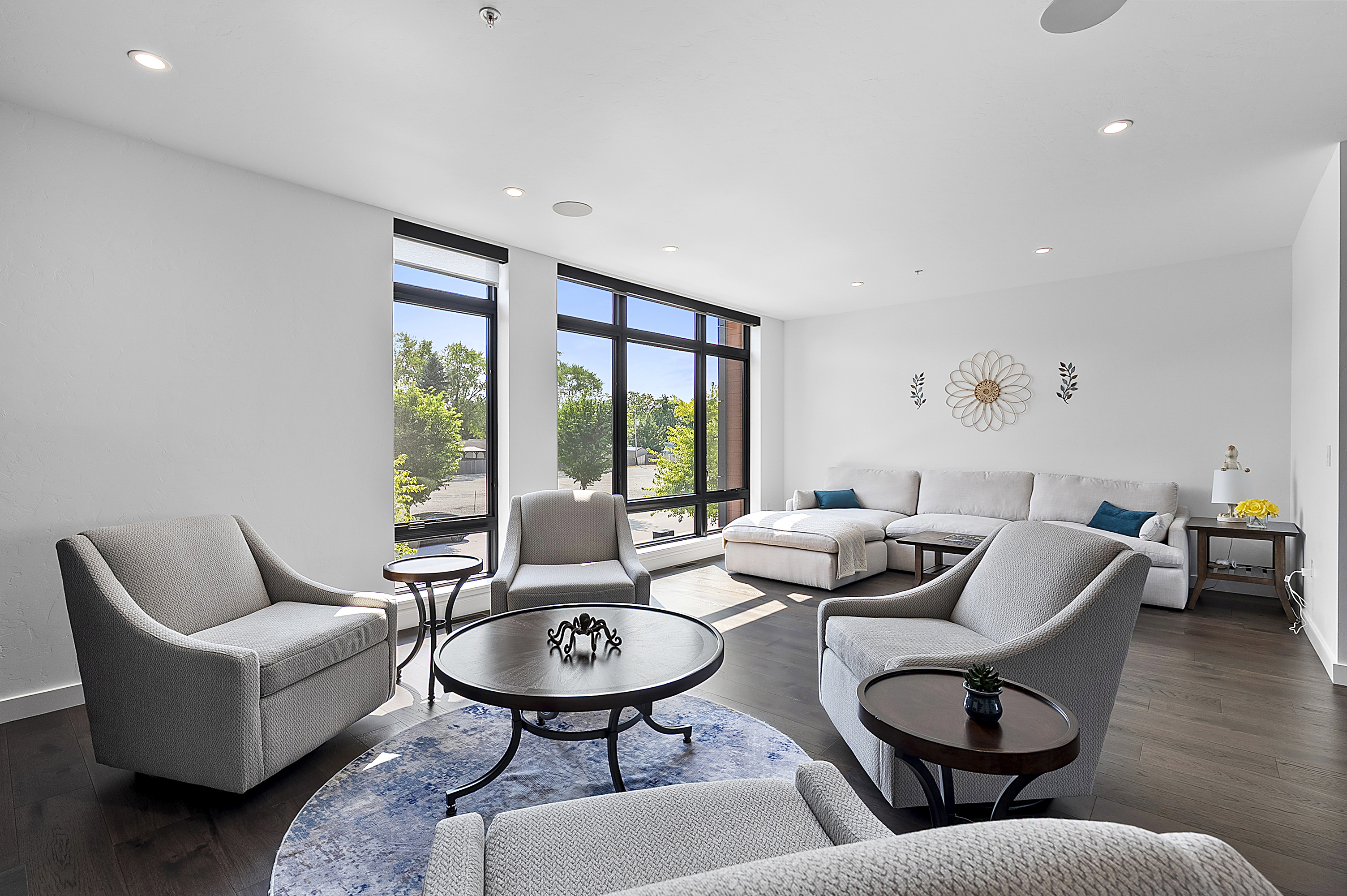 1096 Brookwood Drive 