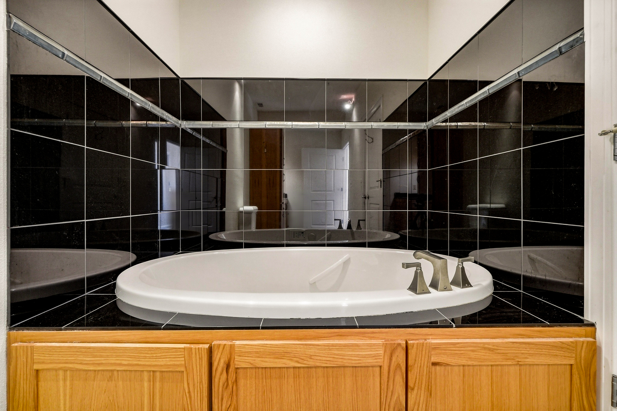 606 W. Wisconsin Ave. Unit 1801
