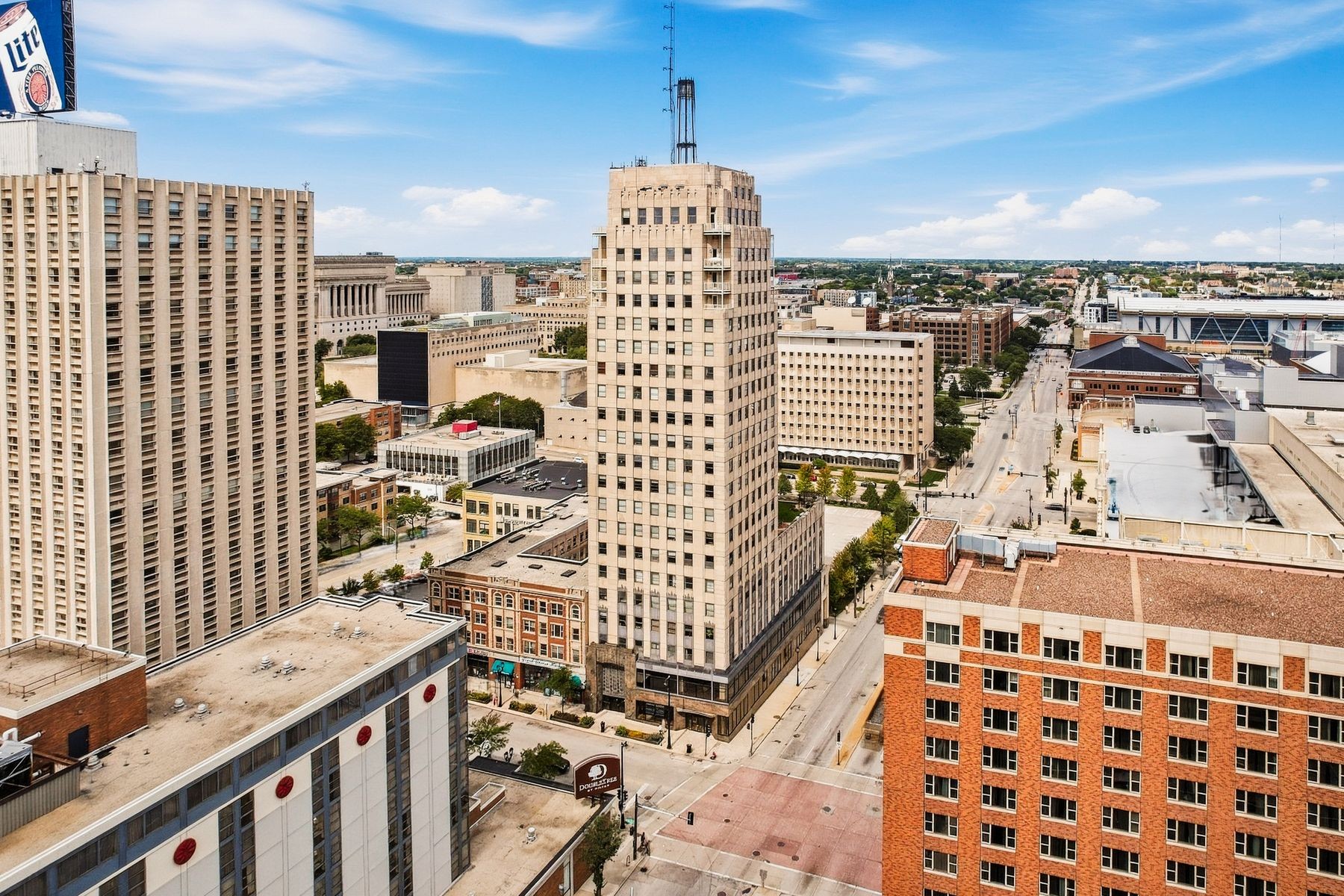 606 W. Wisconsin Ave. Unit 1801