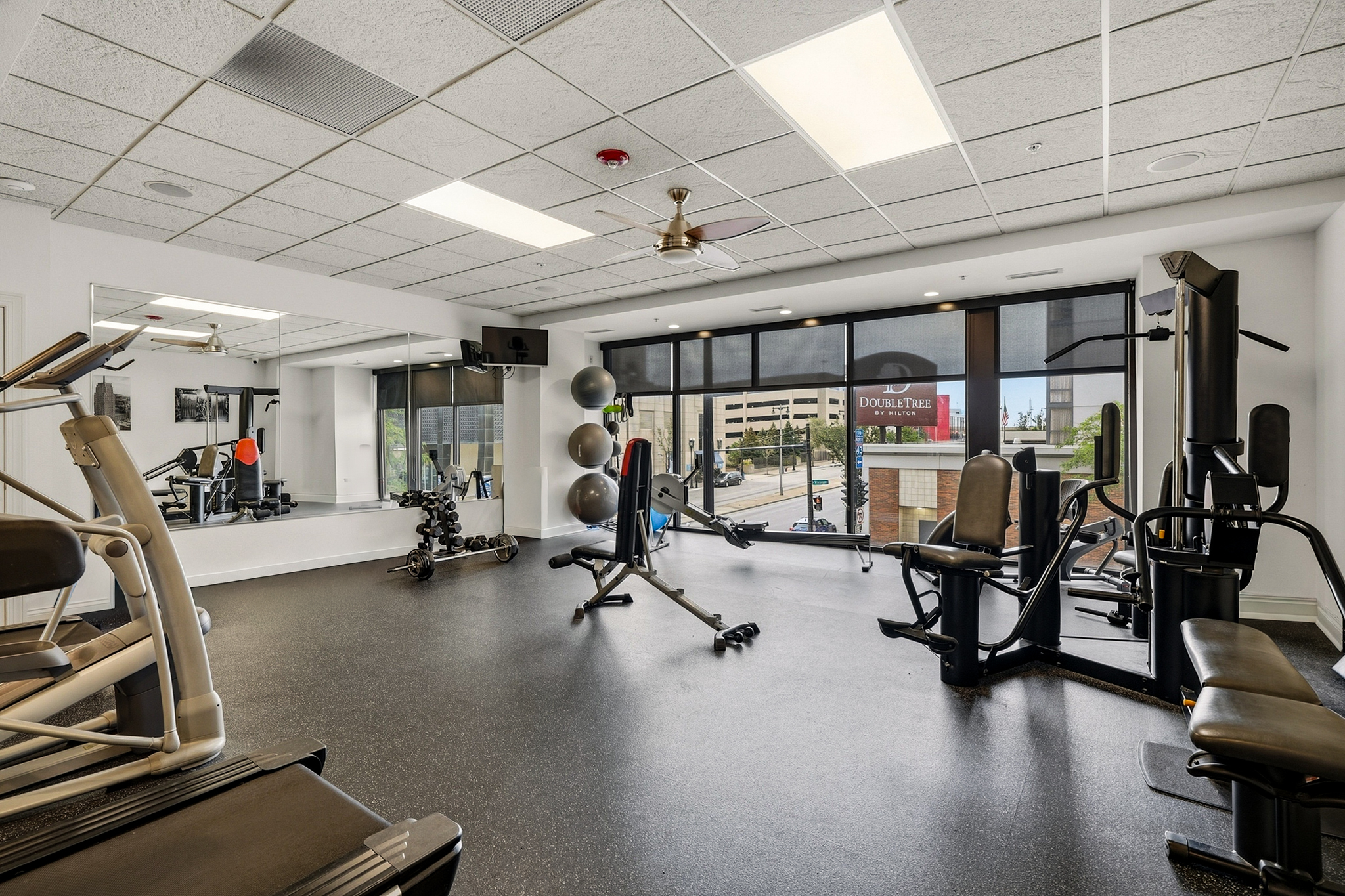 606 W. Wisconsin Ave. Unit 1801