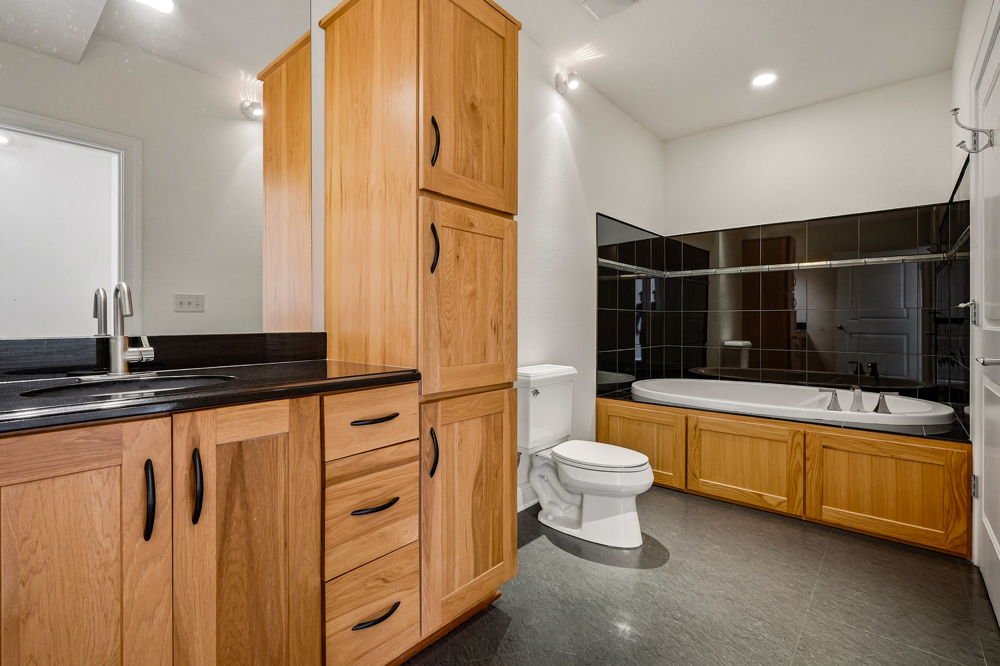606 W. Wisconsin Ave. Unit 1801