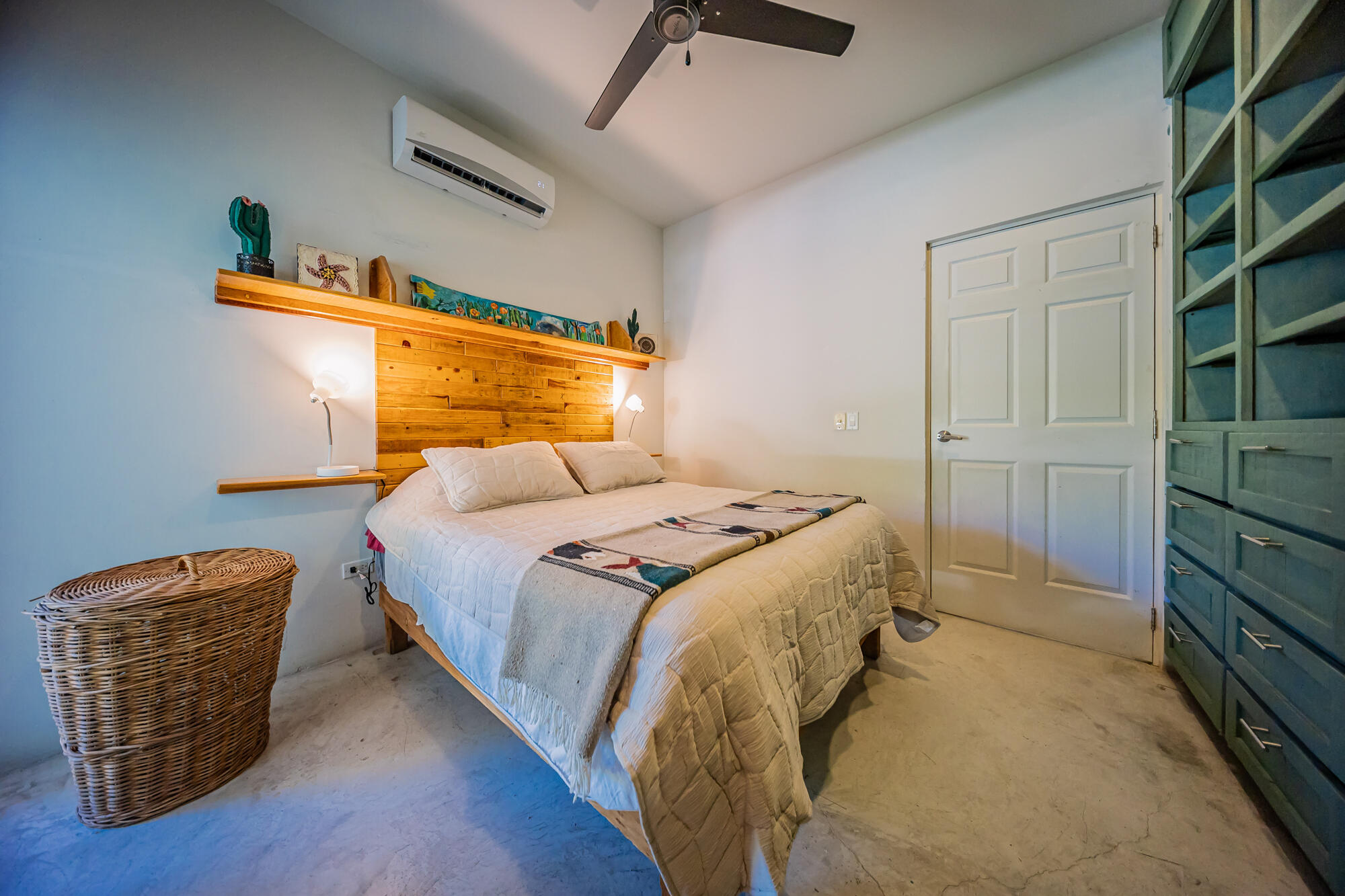 Aquiles Serdan esq Iglesias, Jardin Escondido