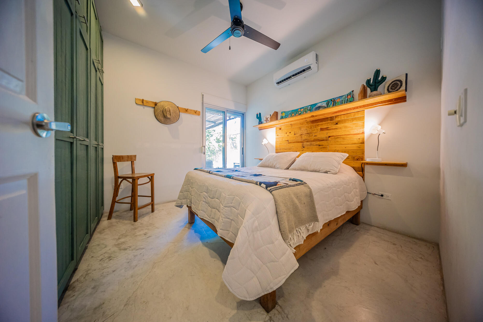 Aquiles Serdan esq Iglesias, Jardin Escondido