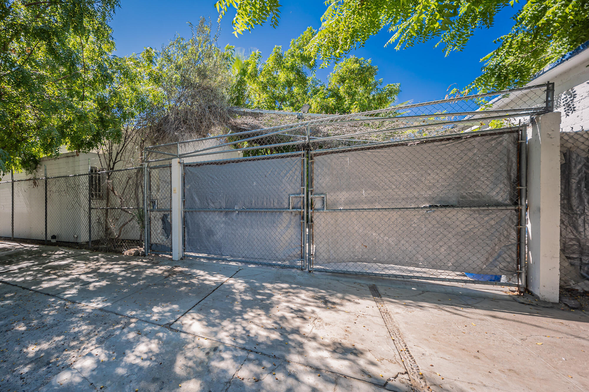 Aquiles Serdan esq Iglesias, Jardin Escondido