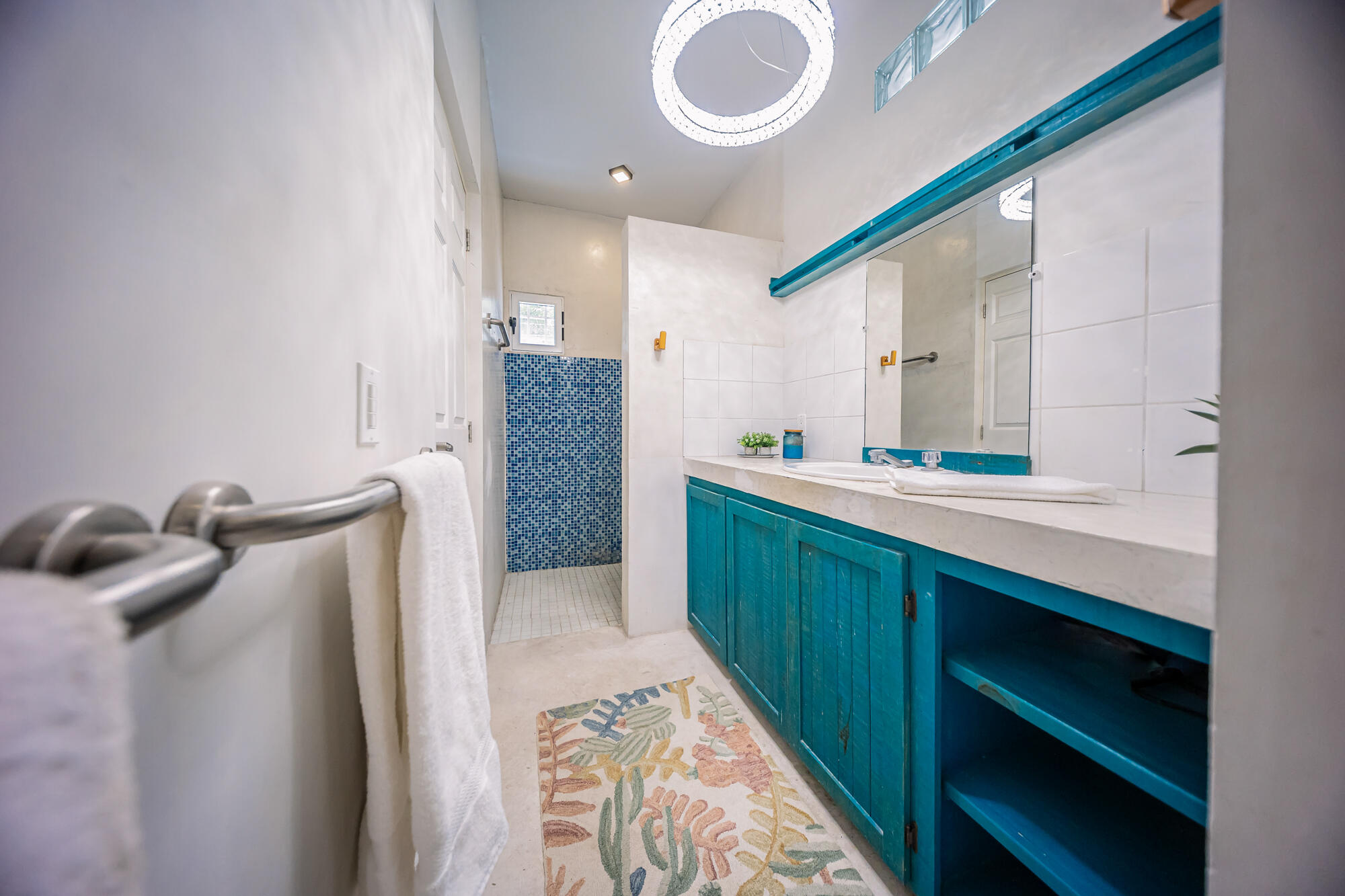 Aquiles Serdan esq Iglesias, Jardin Escondido