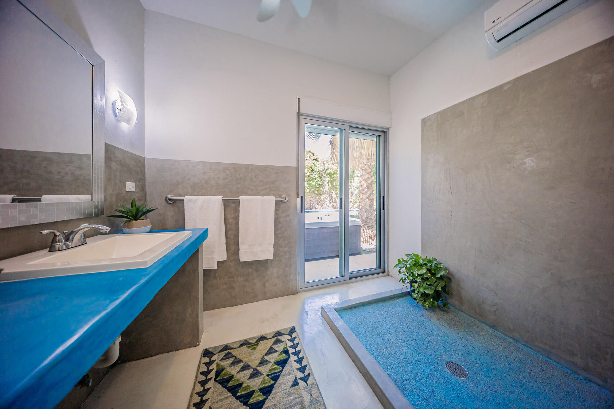 Aquiles Serdan esq Iglesias, Jardin Escondido