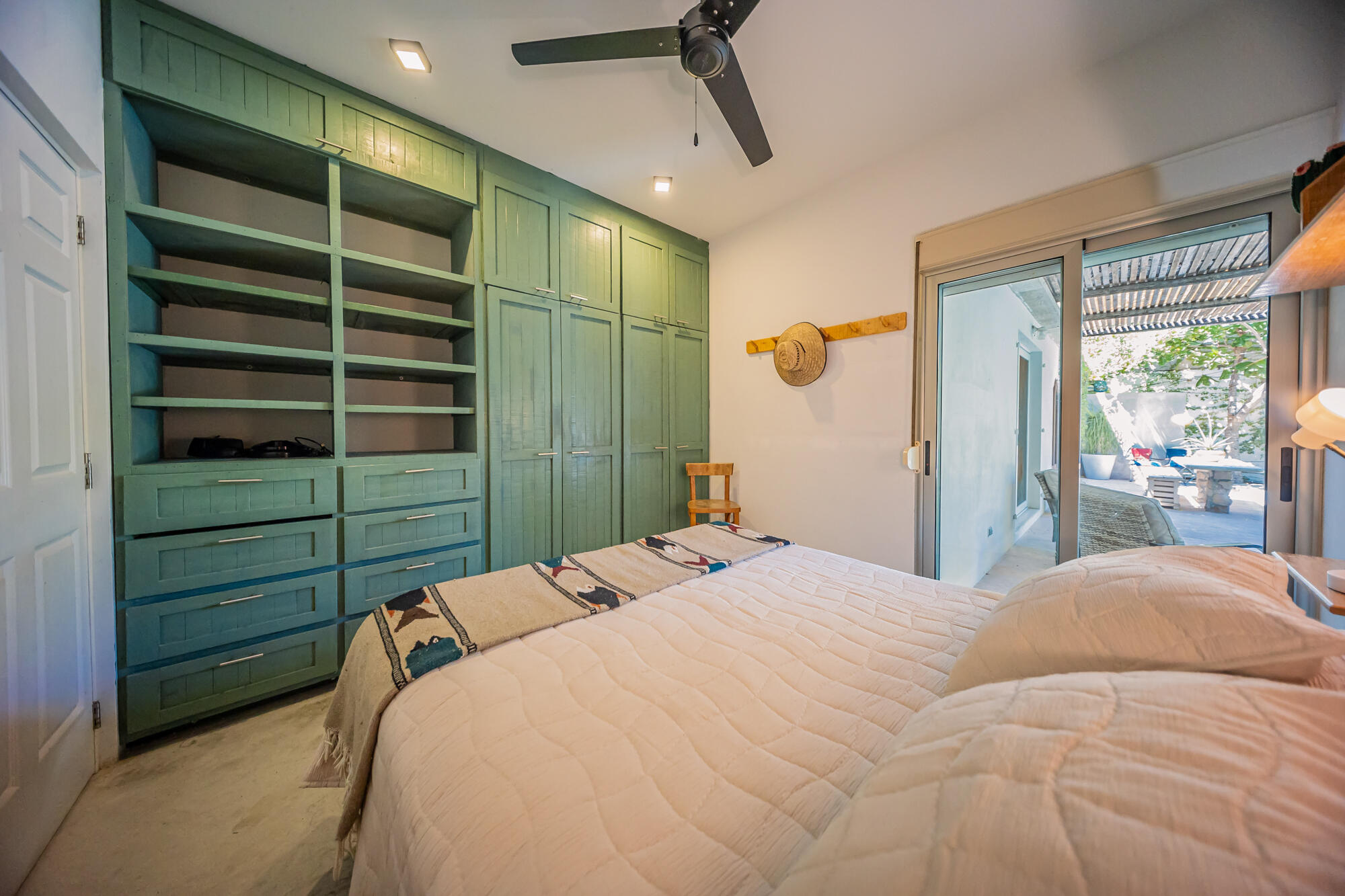 Aquiles Serdan esq Iglesias, Jardin Escondido