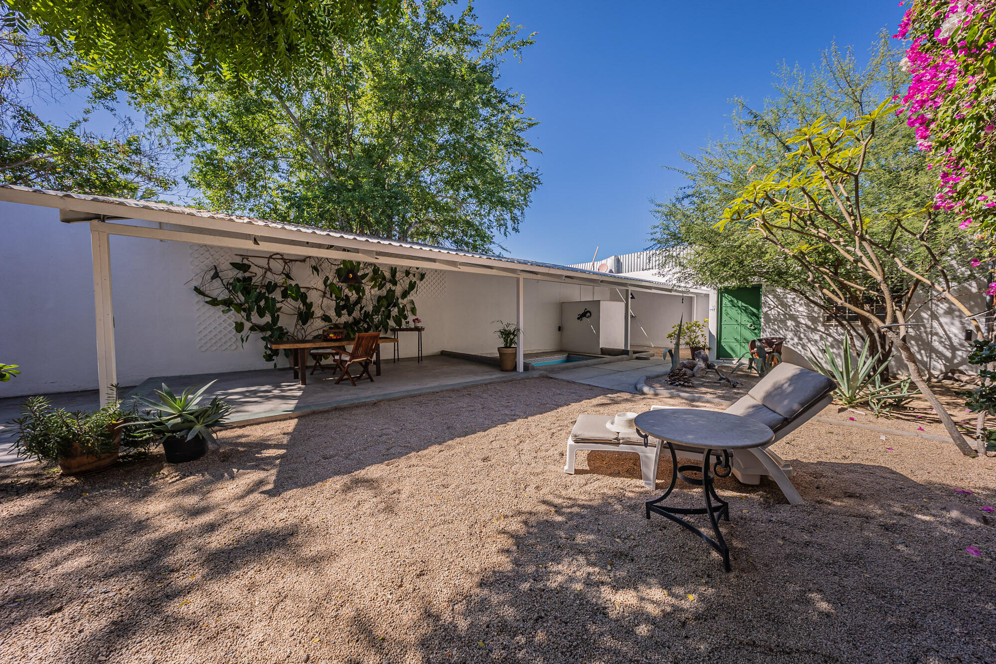 1010 Guillermo Prieto, Casa La Coruja