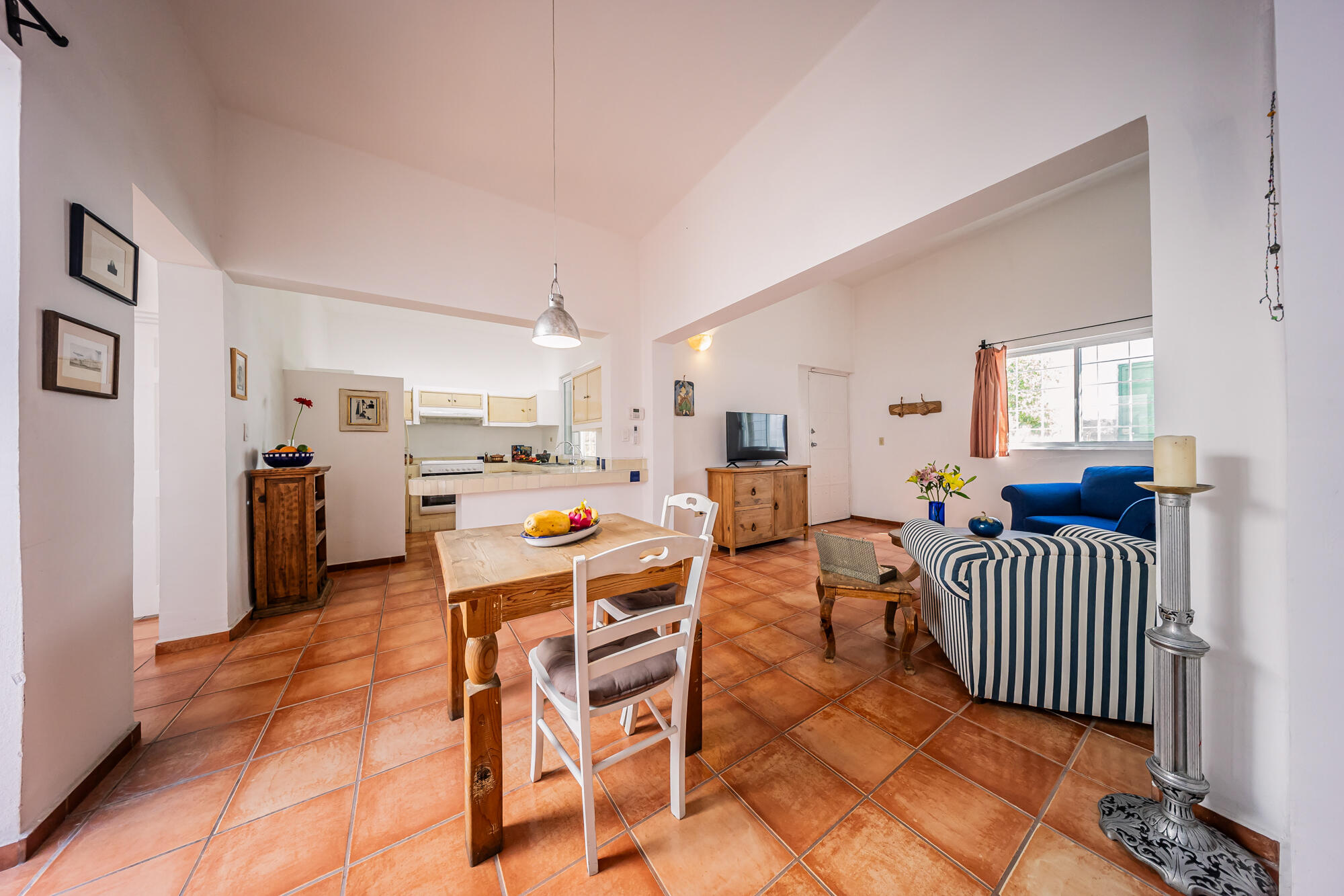 1010 Guillermo Prieto, Casa La Coruja