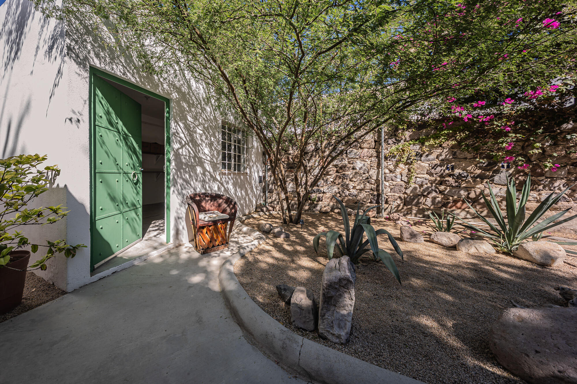 1010 Guillermo Prieto, Casa La Coruja