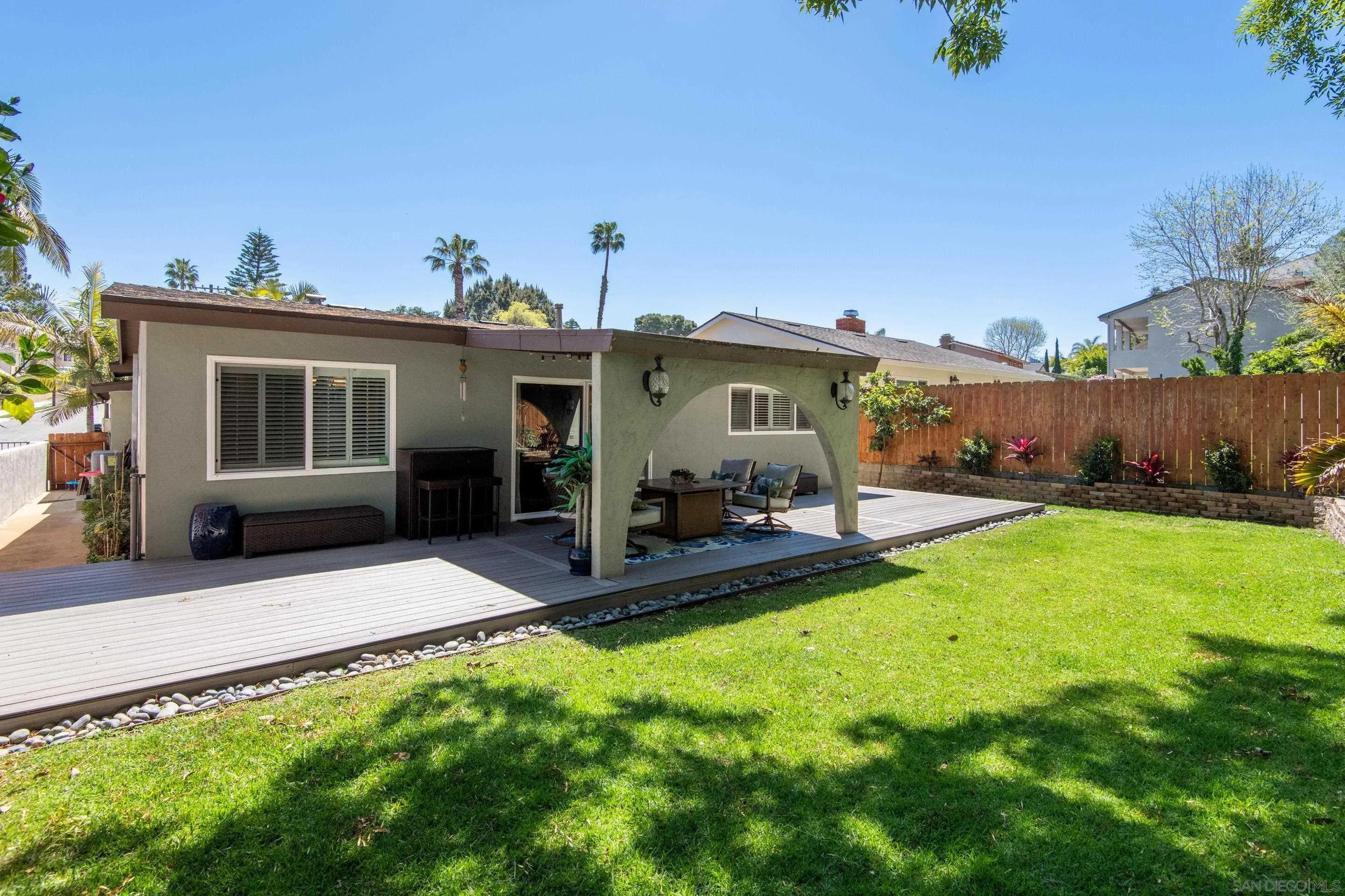 2074 Catalina