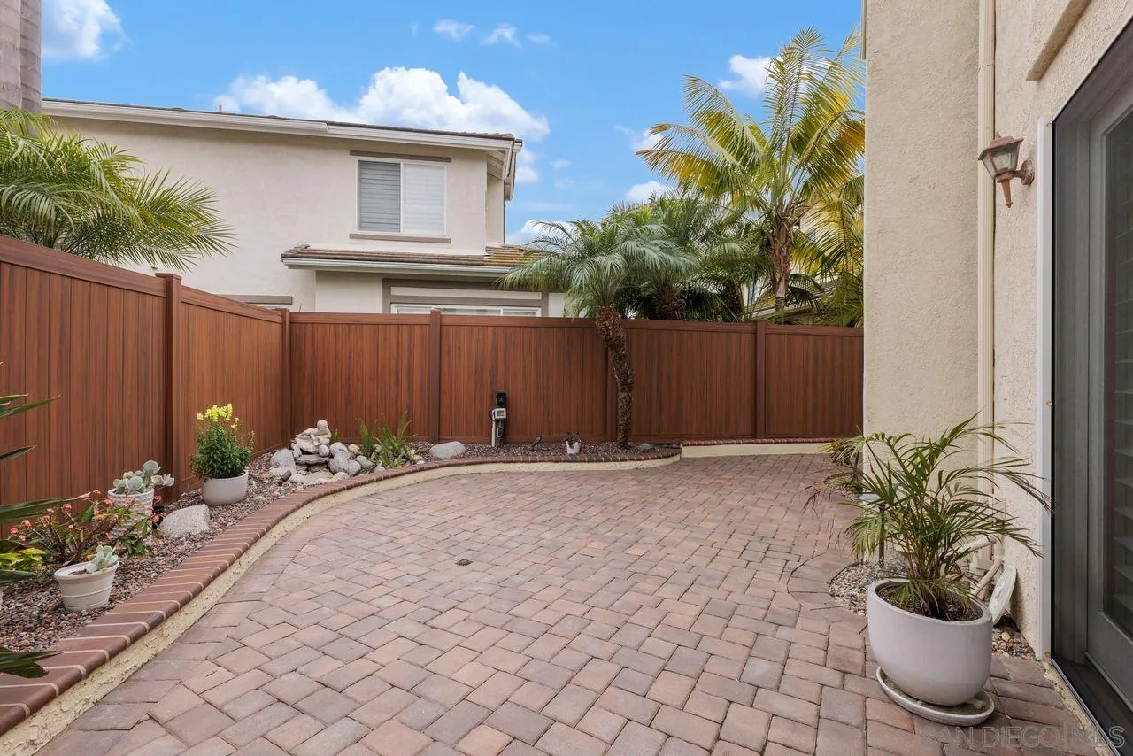 7390 Seafarer Pl