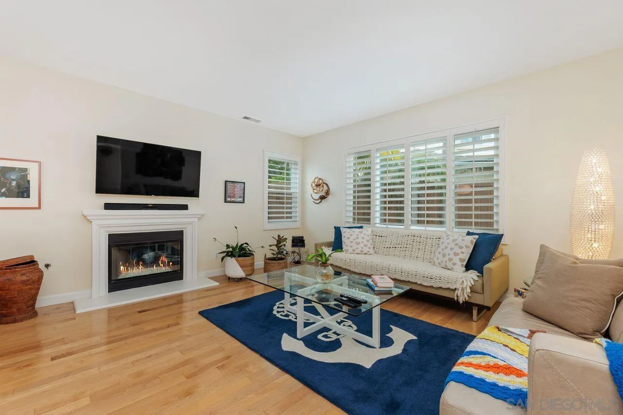 7390 Seafarer Pl