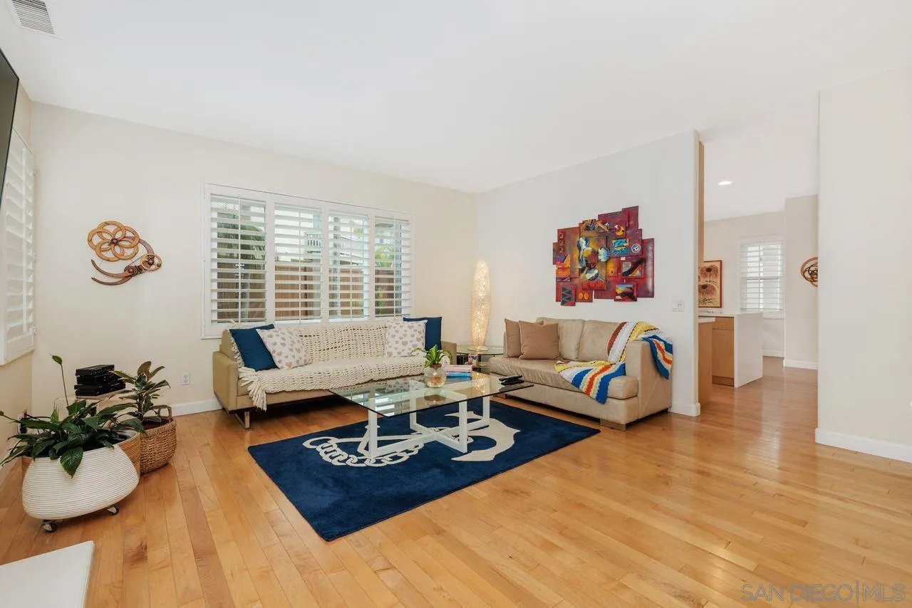 7390 Seafarer Pl