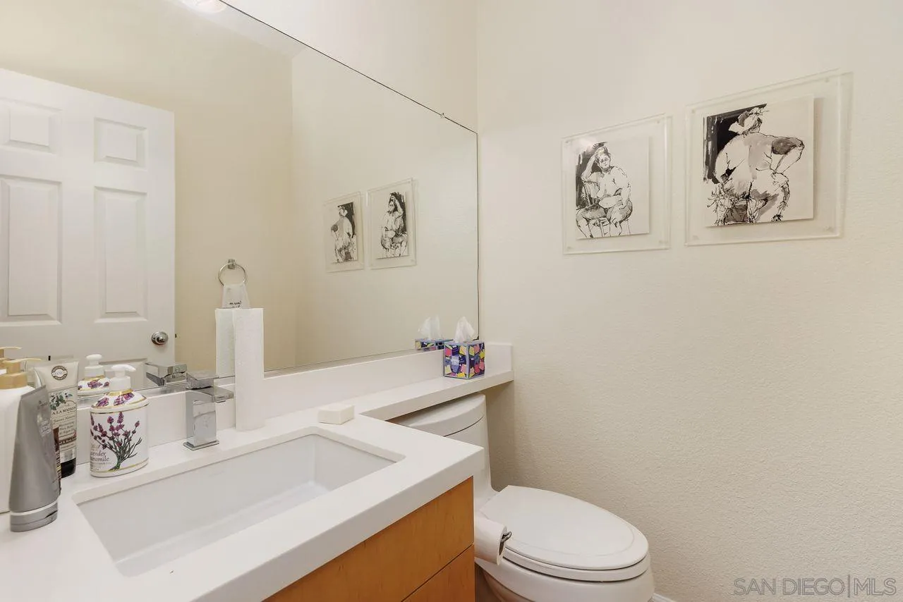 7390 Seafarer Pl