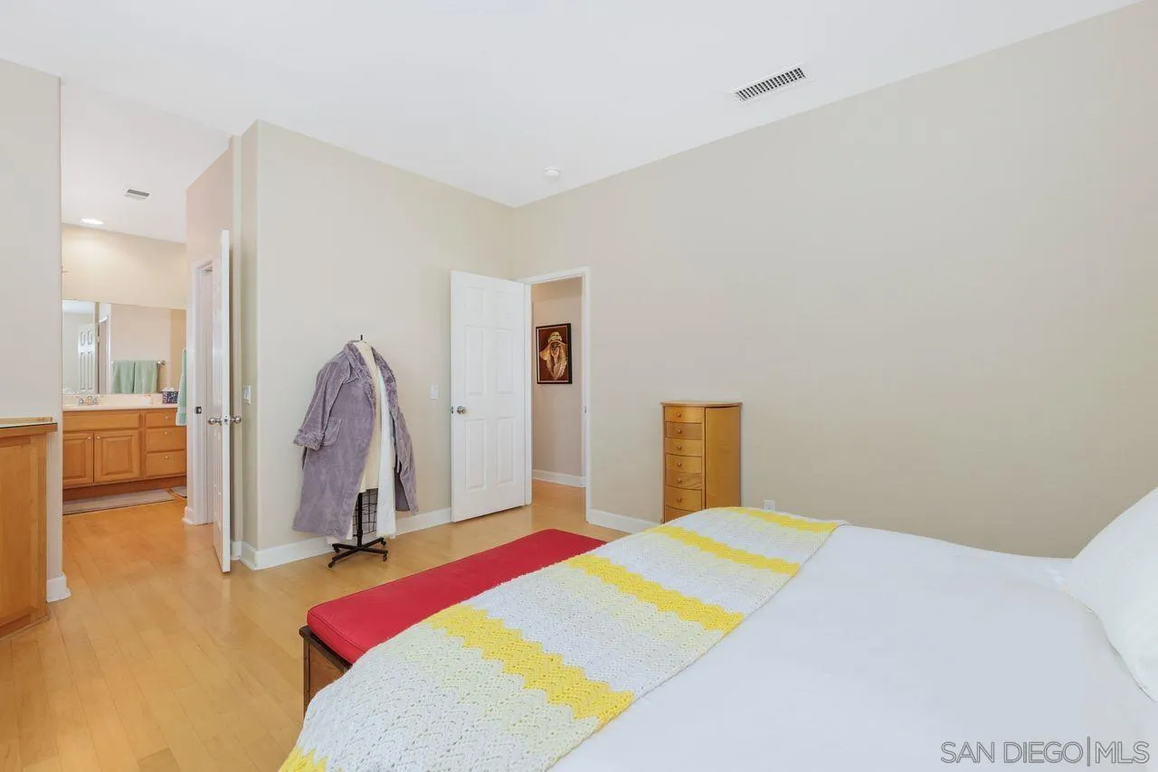 7390 Seafarer Pl