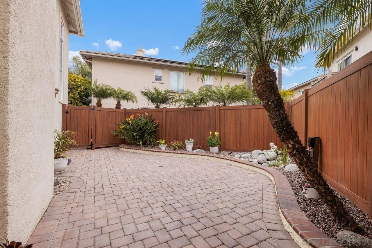 7390 Seafarer Pl