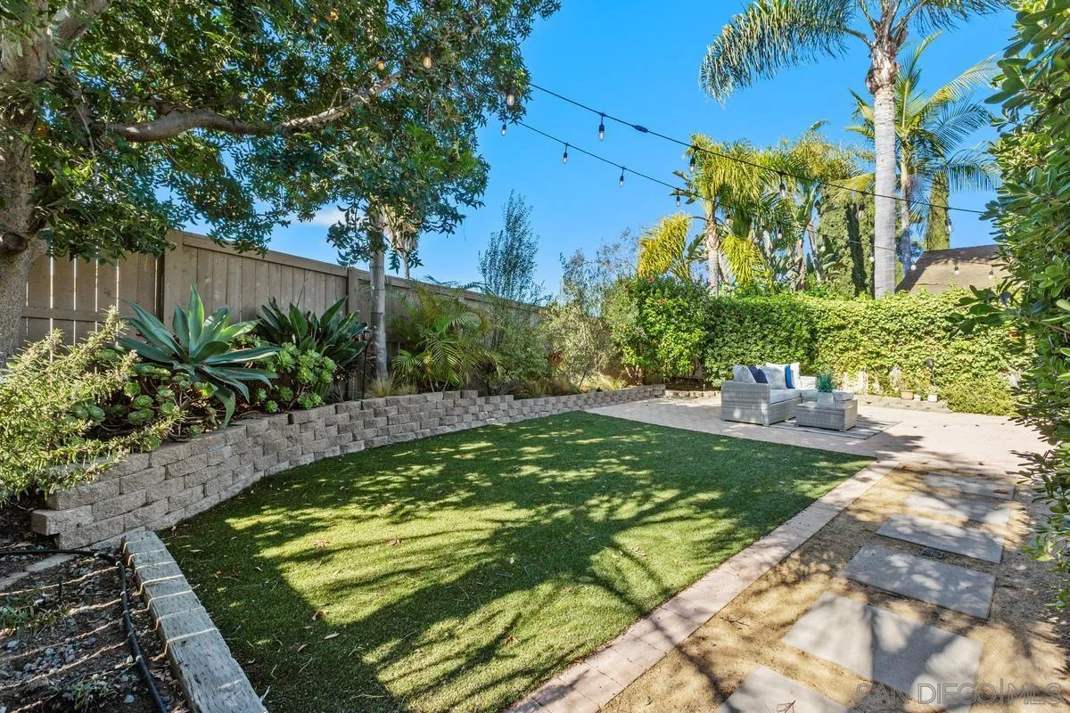 3305 Vivienda Circle