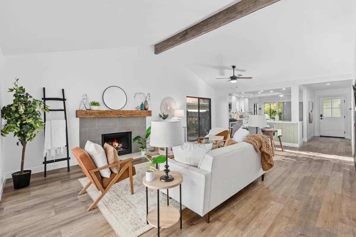 3305 Vivienda Circle