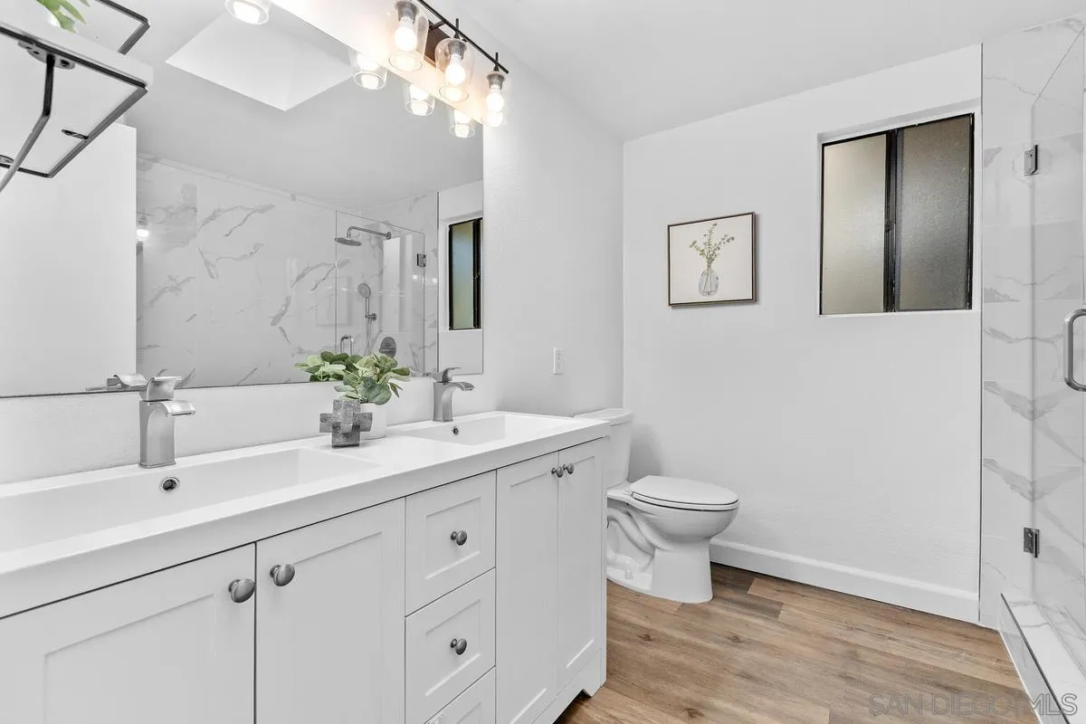 3305 Vivienda Circle