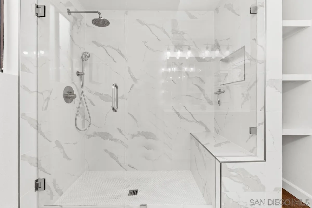 3305 Vivienda Circle