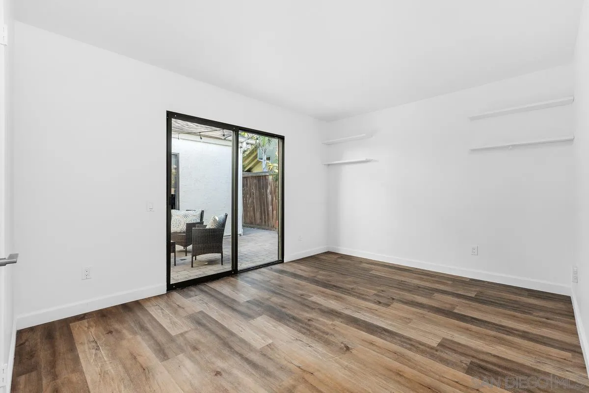 3305 Vivienda Circle