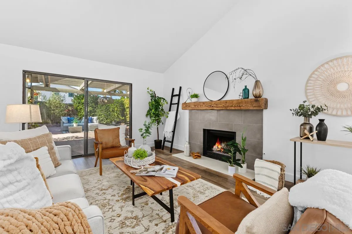 3305 Vivienda Circle