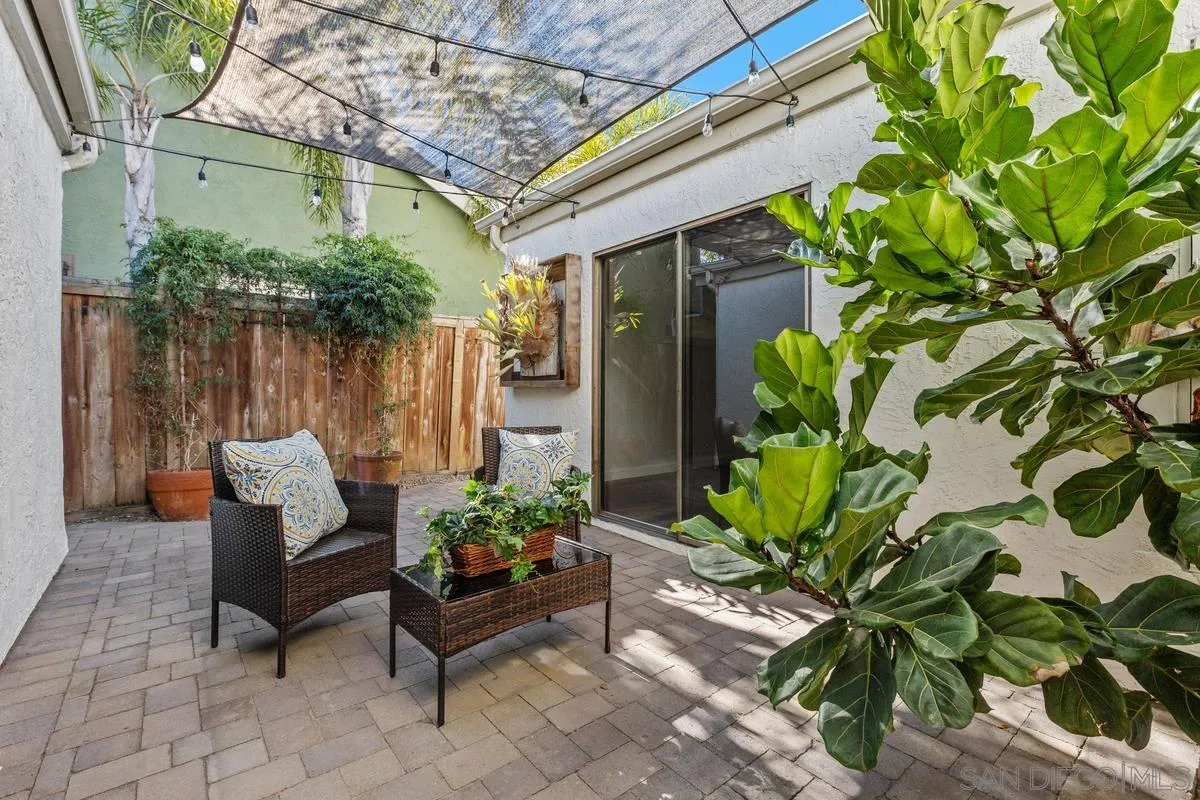 3305 Vivienda Circle