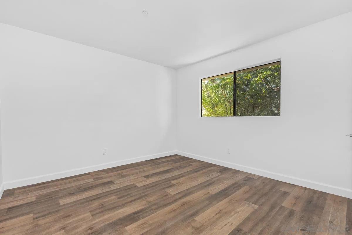 3305 Vivienda Circle