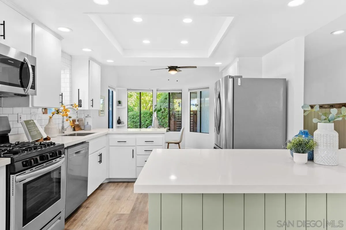 3305 Vivienda Circle