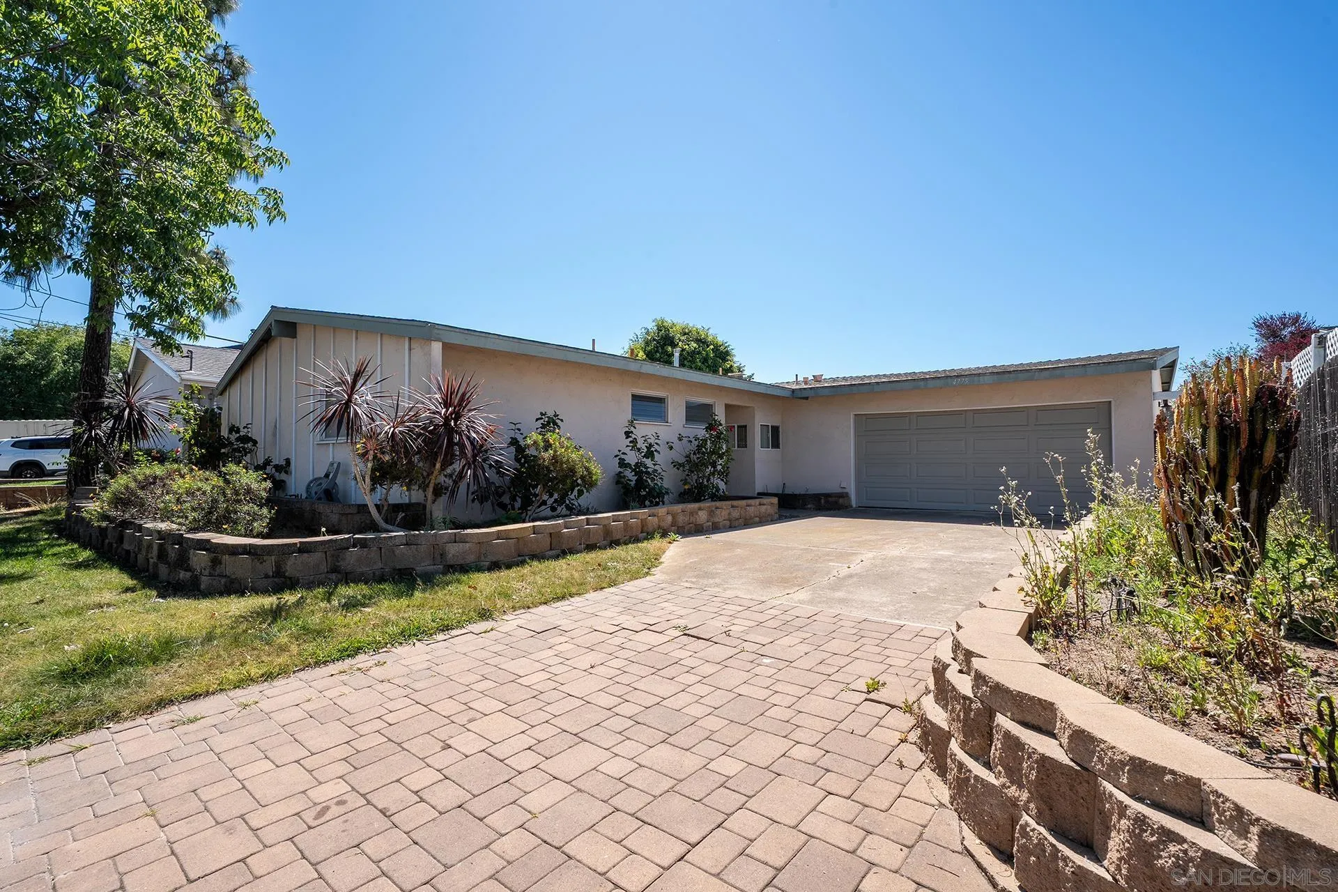 4775 Mount Harris Dr