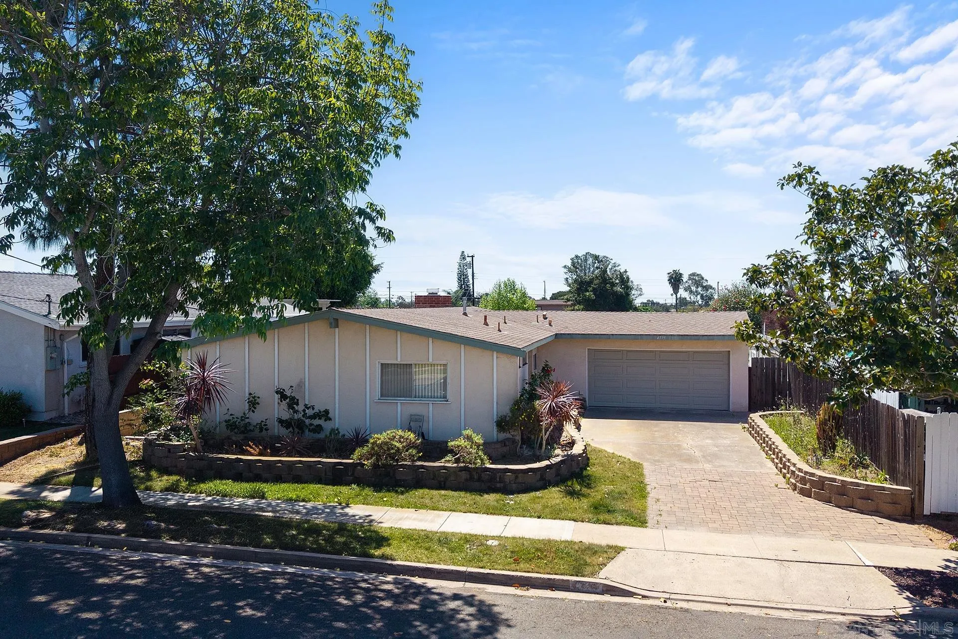 4775 Mount Harris Dr