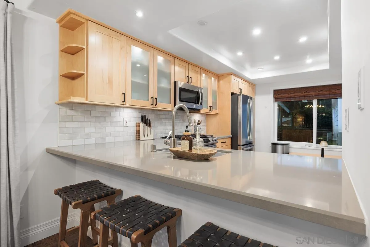 3343 Del Rio Ct