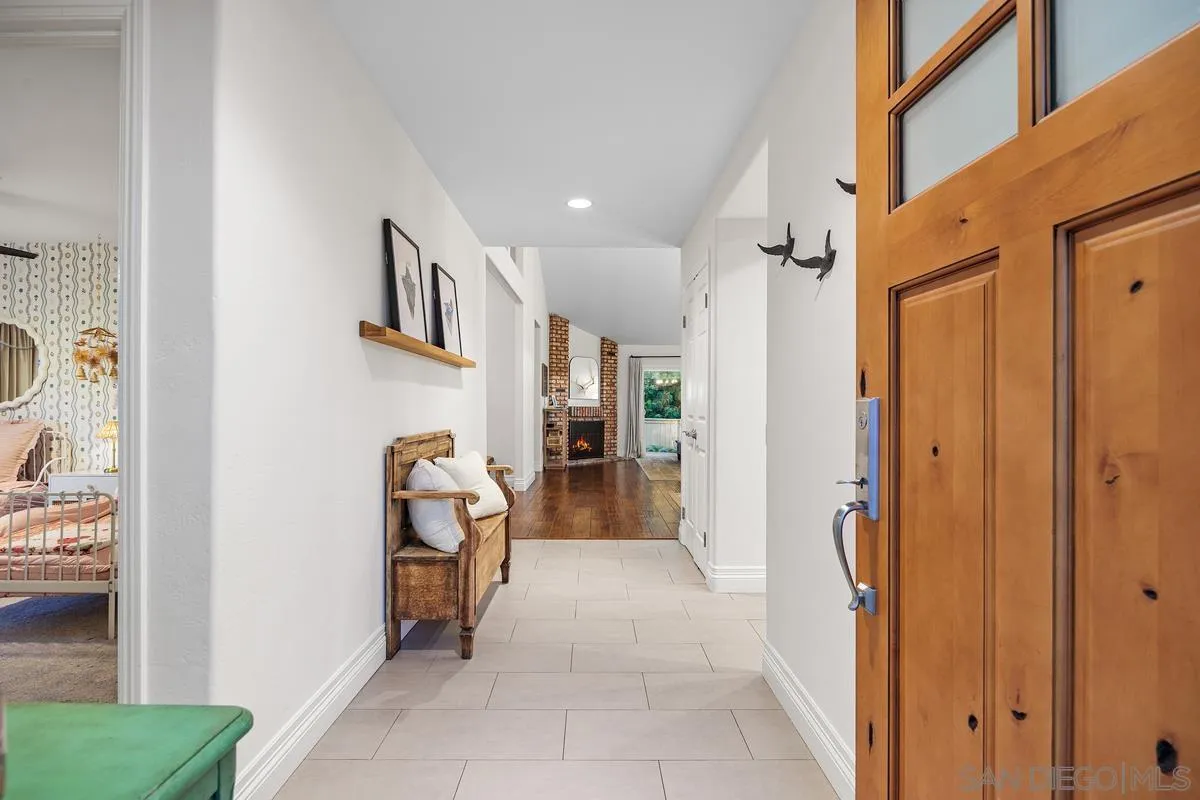 3343 Del Rio Ct