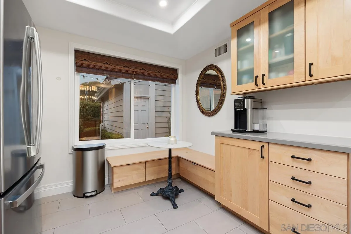 3343 Del Rio Ct