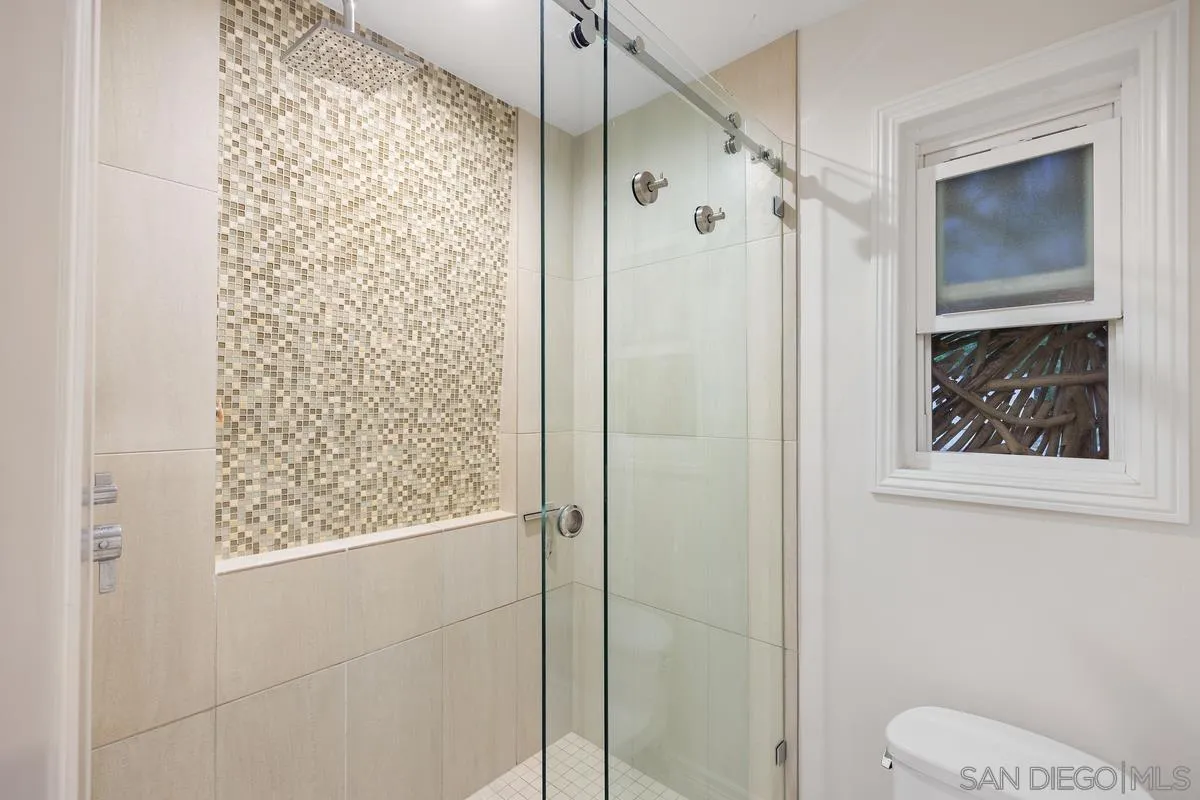 3343 Del Rio Ct