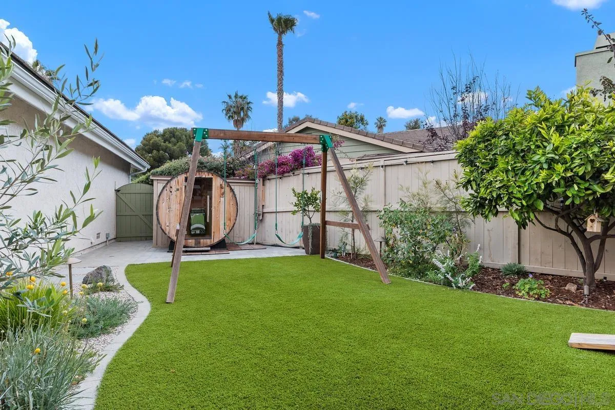 3343 Del Rio Ct