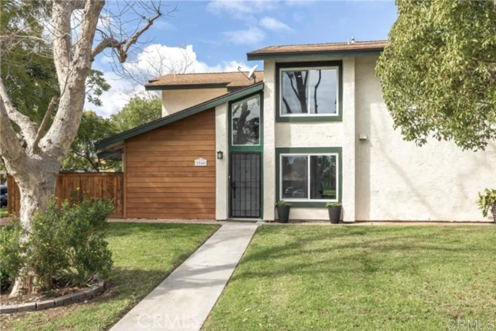 2040 Shadytree Lane